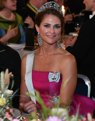 GLAD I SMYKKER: Prinsesse Madeleine er svært glad i smykker, og har en stor smykkesamling som ble betydelig mindre etter innbruddet i fjor. Foto: NTB Scanpix GLAD I SMYKKER: Prinsesse Madeleine er svært glad i smykker, og har en stor smykkesamling som ble betydelig mindre etter innbruddet i fjor. Foto: NTB Scanpix